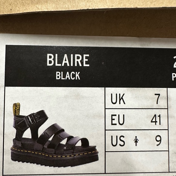 DR MARTENS AIR WAIR BLAIRE PATENT LEATHER STRAP SANDALS Size 9 NWT - Picture 14 of 16